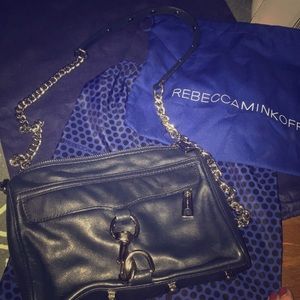 Adorable navy blue Rebecca minkoff 💼